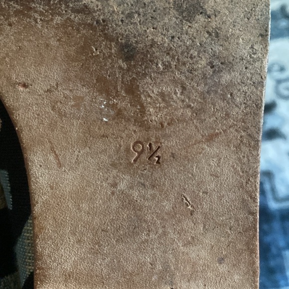 André Assous Made in spain leather flats with dragon detail size 9.5b - Picture 9 of 14